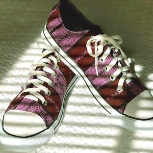 BRAND NEW Unique Embroidery Tenis Shoes